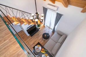 Studiolejlighed (Duplex studio with Balcony and shared) | Trappe