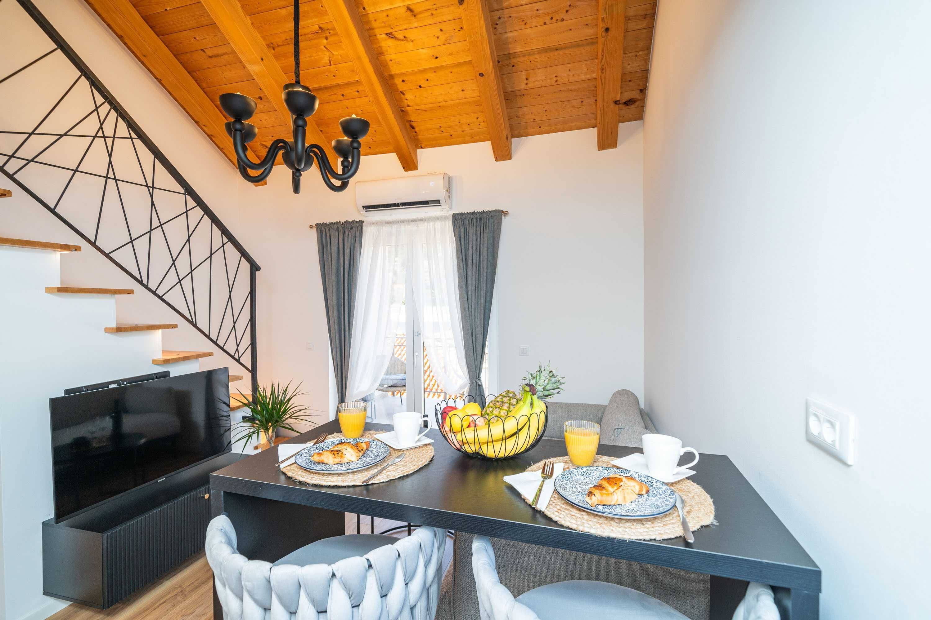 Studio (Duplex studio with Balcony and shared) | Dining room