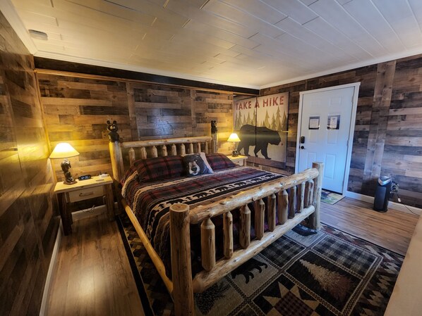 1 bedroom, desk, free WiFi, bed sheets