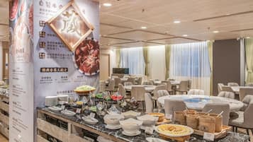 Päivittäinen buffetaamiainen (572 TWD per henkilö)