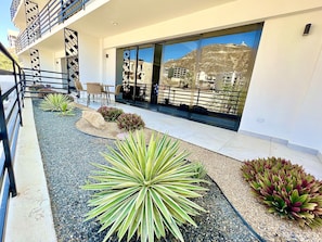 تفاصيل الفندق من الخارج