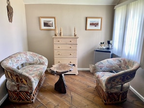 John Muir Room | Living area