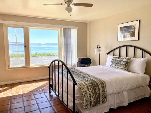 Pioneer Room | Down duvets, minibar, free WiFi, bed sheets