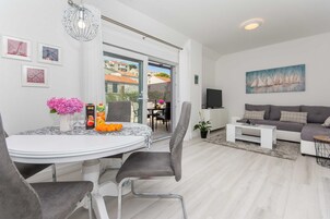 Apartamento (One Bedroom Apartment with Terrace) | Sala de jantar