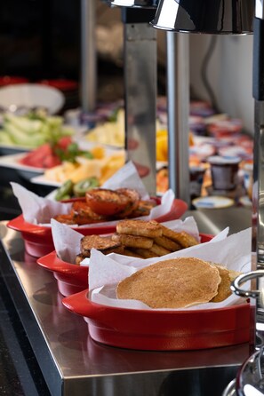 Daily continental breakfast (OMR 6 per person) - IntercityHotel Muscat (Muscat)