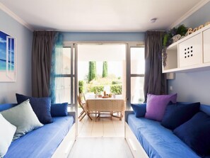 TV - L'Esquinade (F6 019) by Interhome (Agay Village Cap Esterel)