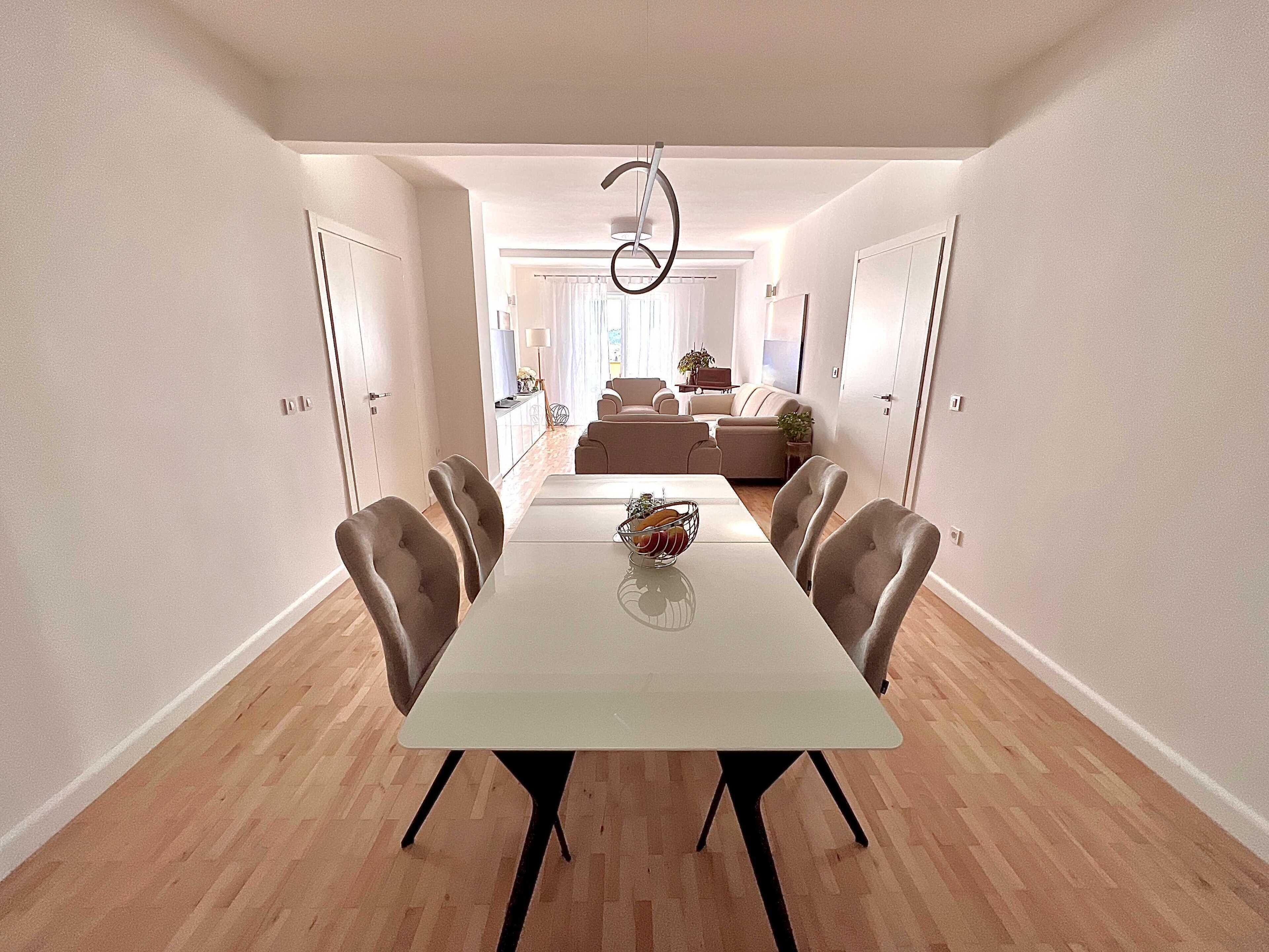 Apartment (Two Bedroom Apartment with Terrace an) | Dining room