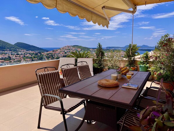 Leilighet (Two Bedroom Apartment with Terrace an) | Terrasse/patio