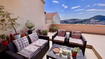 Appartement (Two Bedroom Apartment with Terrace an) | Terrasse/Patio