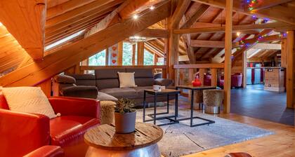 Mountain chalet with swimming pool and sauna - in the heart of the Hautes Alpes