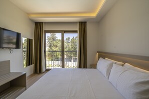 Double Room | Egyptian cotton sheets, premium bedding, minibar, in-room safe