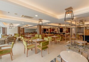Restaurant - Next Hotel Yogyakarta (Depok)
