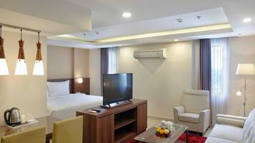 Executive Room | In-room safe, desk, soundproofing, free WiFi