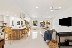 Interior - 'Paloma House' 5 BR w/ pool, spa & views! (Palm Springs)