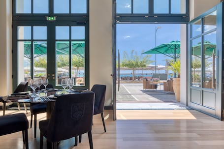 Restaurante. Grand Hotel Kalamata