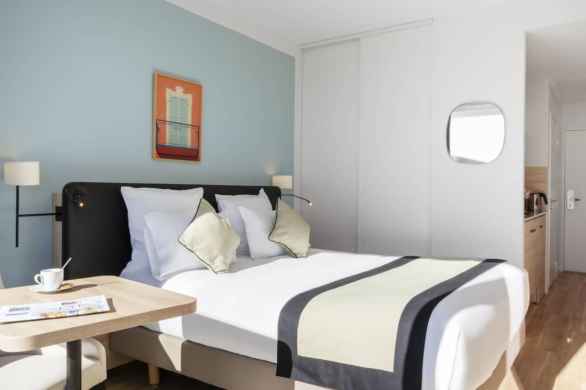 studio, 1 double bed | free wifi, bed sheets, wheelchair access