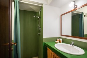 Shower, hair dryer, towels - Appartamento Dammuso Leya - Isol... (Isola di pantelleria)