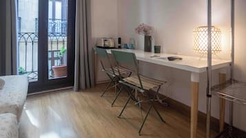 Quarto econômico, vista para a cidade | Frigobar, Wi-Fi de cortesia