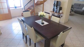 Dining - Charming Villa in a quiet location with nearby beaches (Marcana)
