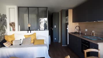 2 chambres, fer et planche à repasser