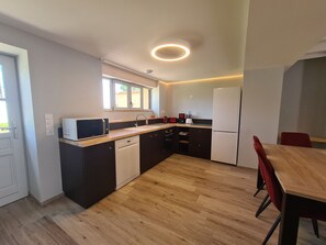 Kühlschrank, Mikrowelle, Geschirrspüler