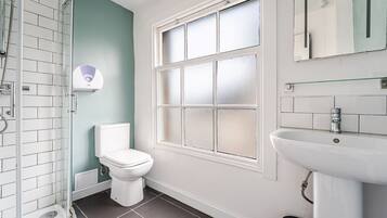Superior Double Room, Shared Bathroom | Bathroom