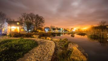 Façade de l’hébergement - soirée/nuit