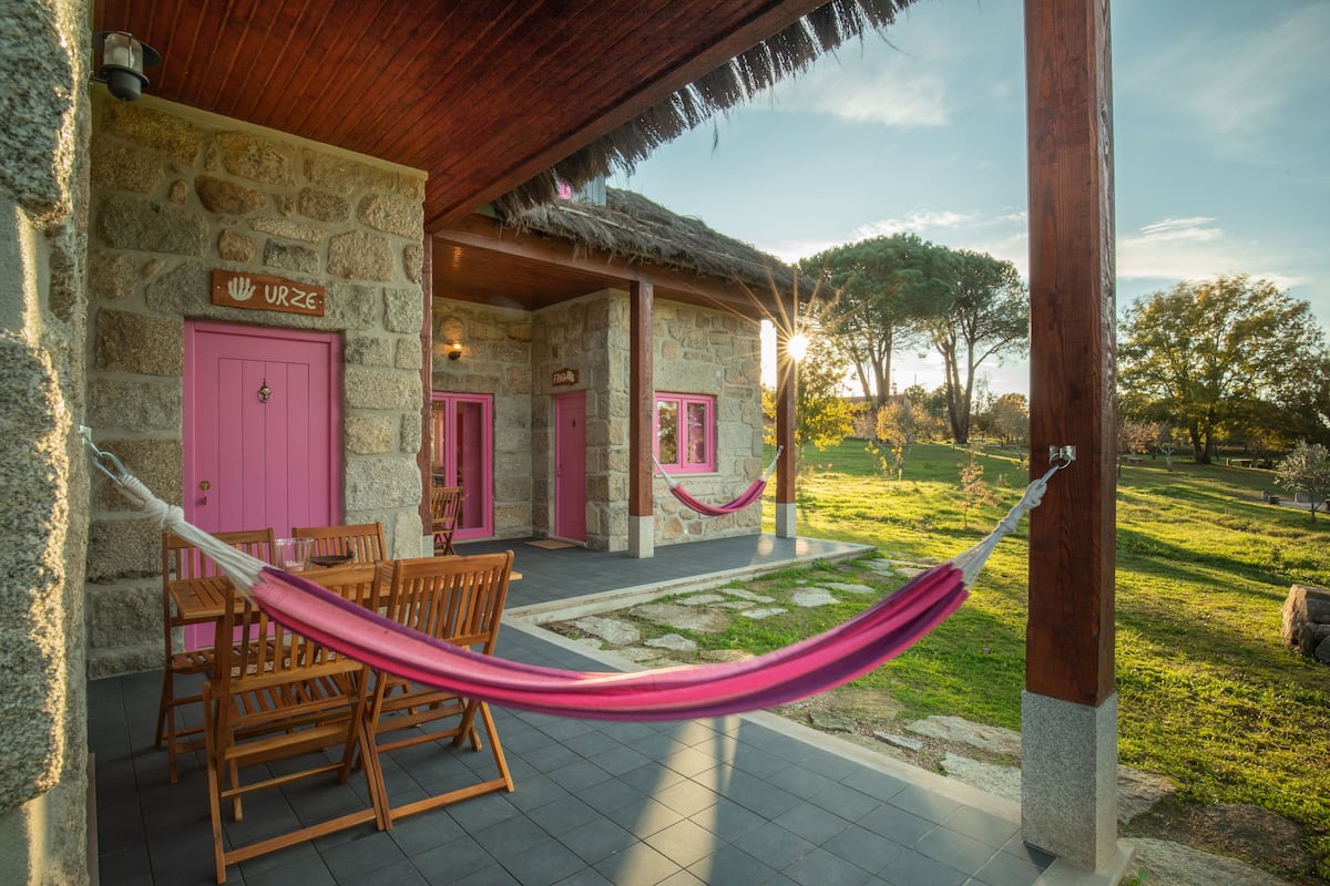 Urze House | 1 bedroom, individually decorated, laptop workspace, free WiFi