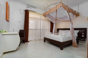 3 quartos, ferros/tábuas de passar roupa, Wi-Fi, roupa de cama