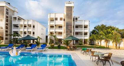 Villa Becky -Luxury 3 Bedroom with AC Penthouse in Diani Beach