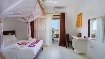 3 slaapkamers, een strijkplank/strijkijzer, wifi, beddengoed