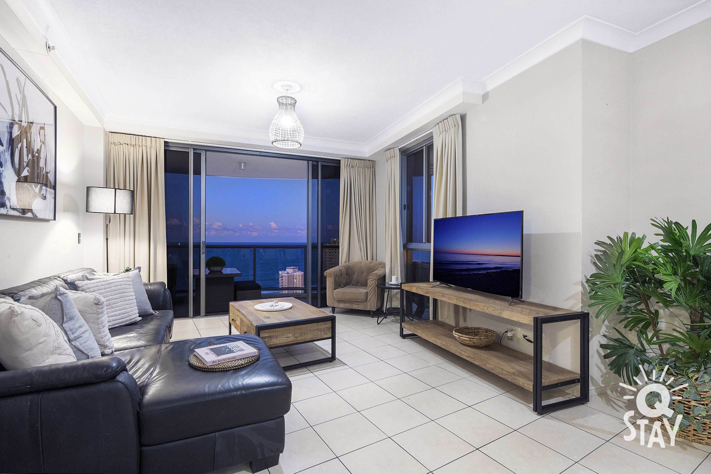 ♦️ Chevron Renaissance - 2 Bedroom 2 Bathroom Ocean View Apartment — Q Stay