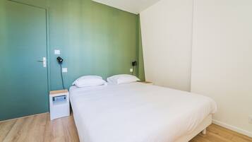 1 slaapkamer, een strijkplank/strijkijzer, gratis wifi, beddengoed
