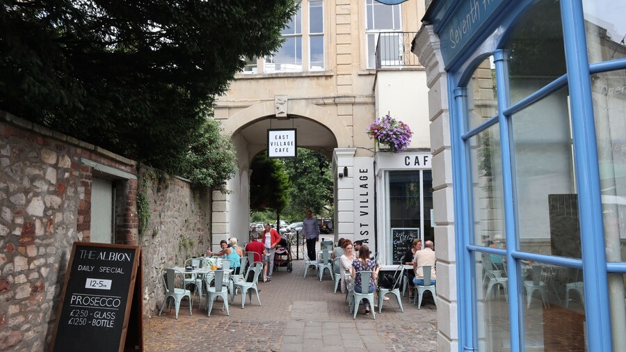 Westbourne Place Rooms - by Clifton Short Lets"