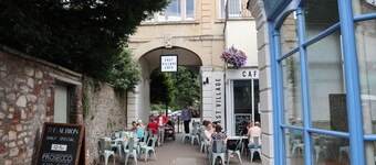 Westbourne Place Rooms - by Clifton Short Lets"