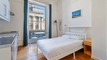 Studio cơ bản, phòng tắm dùng chung | 1 phòng ngủ