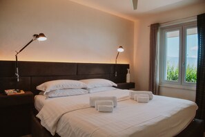 6 bedrooms, in-room safe, iron/ironing board, free WiFi