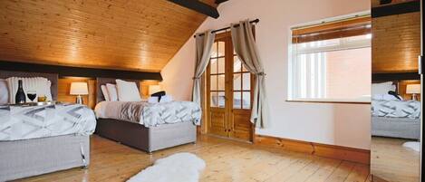 4 bedrooms, desk, iron/ironing board, travel cot