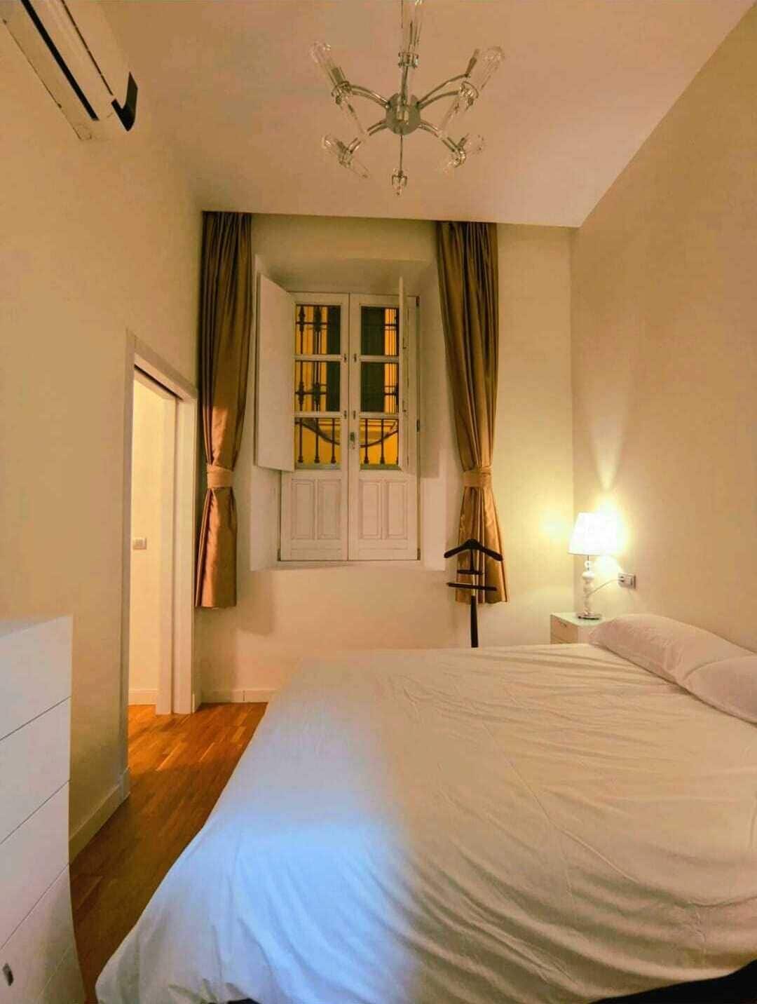 2 slaapkamers, een strijkplank/strijkijzer, reisbedje, gratis wifi