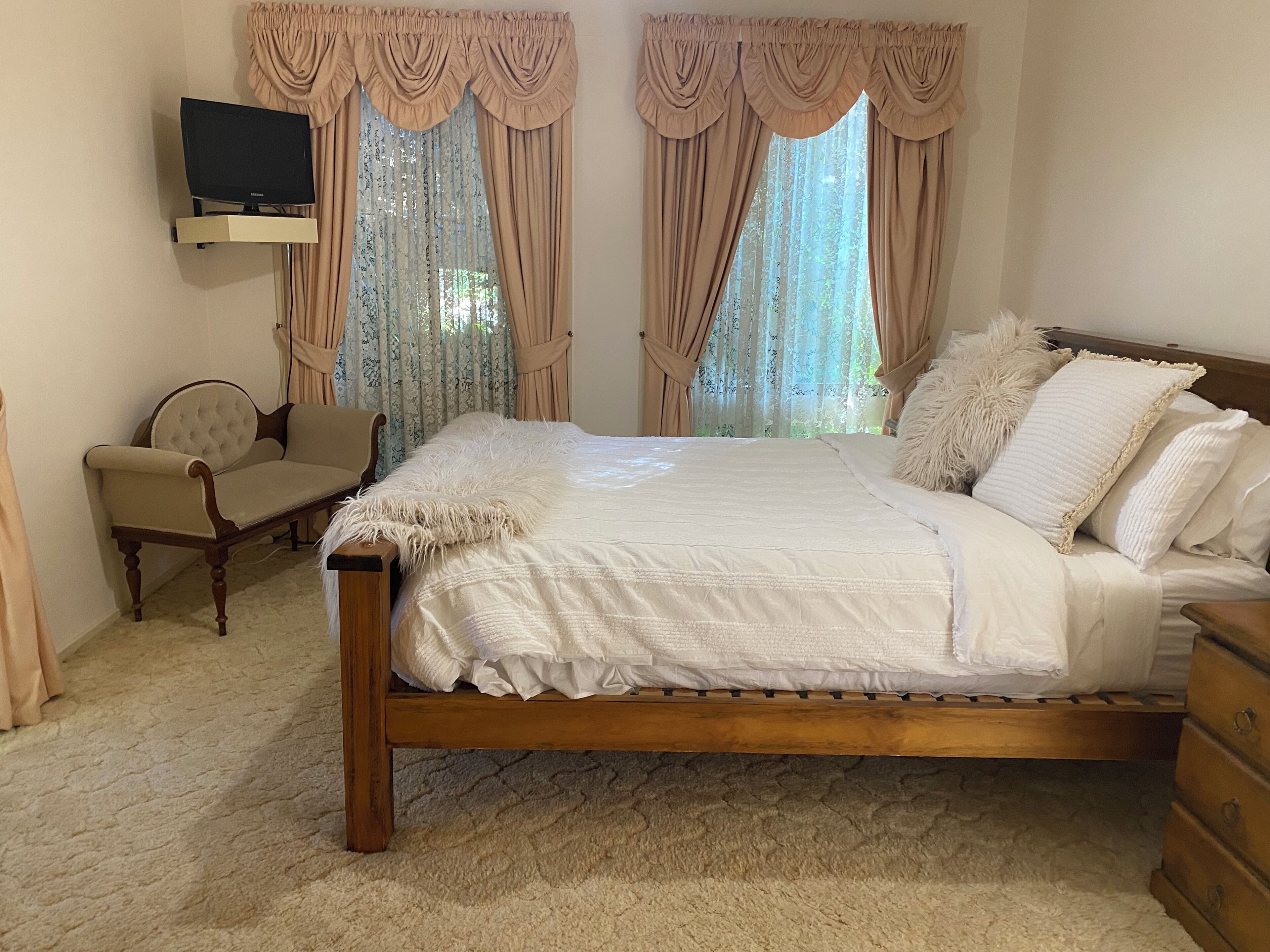 4 chambres, fer et planche à repasser, Wi-Fi gratuit, draps fournis