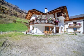 Exterior - Apartment "Edelweiß" with Slope Access, Private Terrace & Wi-Fi (Pfelders)