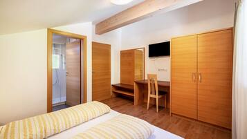 2 bedrooms, free WiFi