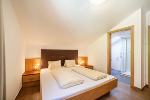 2 bedrooms, free WiFi - Apartment "Edelweiß" with Slope Access, Private Terrace & Wi-Fi (Pfelders)