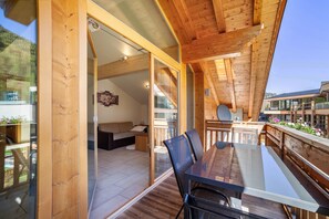 Outdoor dining - Apartment "Edelweiß" with Slope Access, Private Terrace & Wi-Fi (Pfelders)