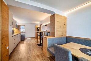 Dining - Apartment Pfelders with Mountain View, Terraces & Wi-Fi (Pfelders)