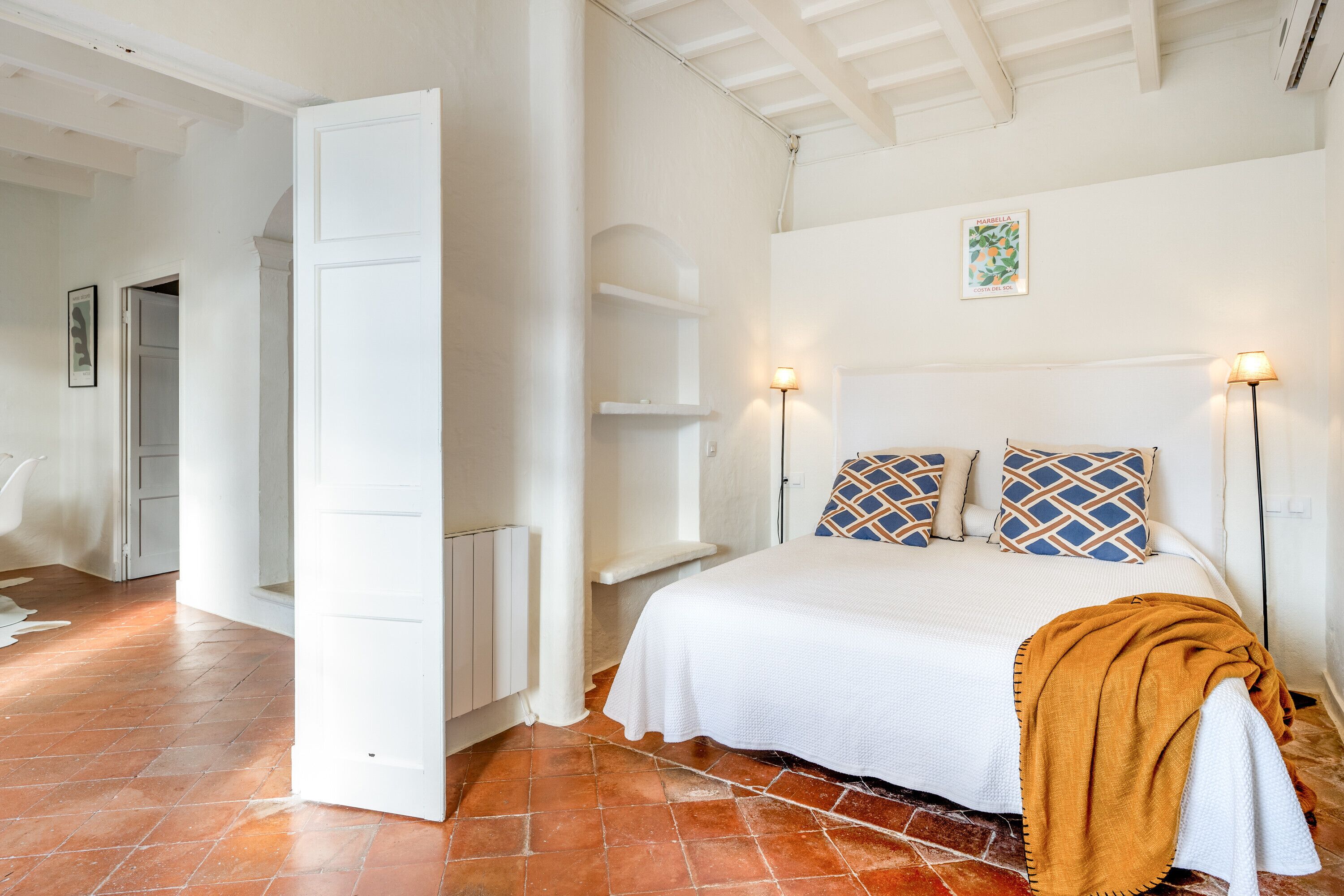 3 bedrooms, iron/ironing board, free WiFi, bed sheets