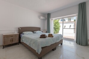 6 slaapkamers, een strijkplank/strijkijzer, gratis wifi, beddengoed