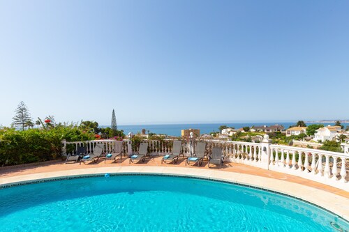 Villa 'Del Sol - Entre Tu y Yo' with Sea View, Heated Pool, 3 Terraces & Wi-Fi