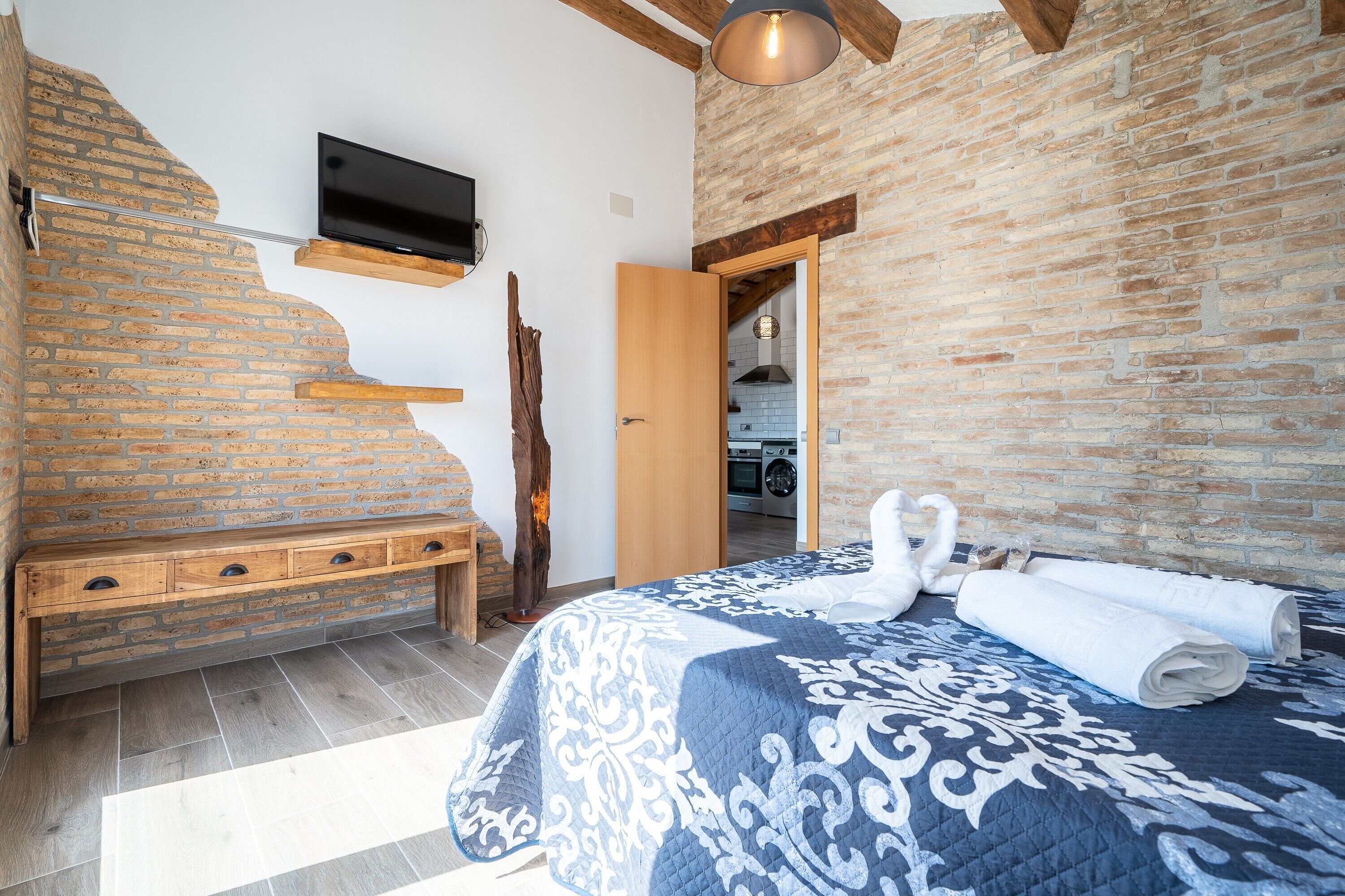 3 dormitorios, tabla de planchar con plancha, wifi gratis y ropa de cama