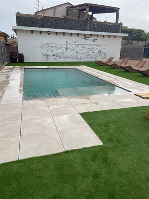 Pool - Holiday Home "Casa Rural Mestre" with Shared Outdoor Pool, A/C, and Wi-Fi (Deltebre)